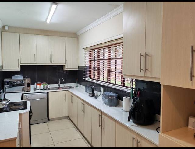 2 BEDROOM HOUSE FOR SALE IN HAYFIELDS